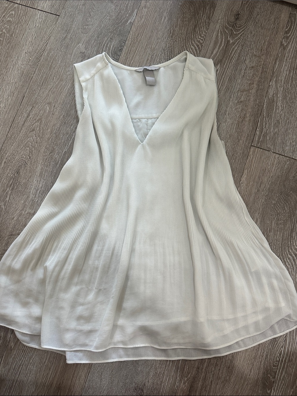 H&M Grey White Sleeveless V-Neck Pleated Blouse